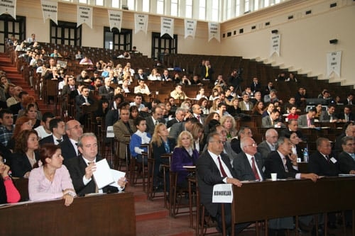 Mesleğe Yeni Başlayan Avukatların Sorunları Forumda Tartışıldı  - 25