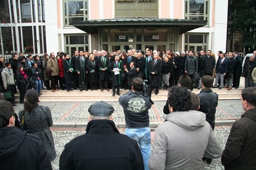 İstanbul Barosu, Öğrenci Olaylarında Orantısız Güç Kullanan Polis İçin Suç Duyurusunda Bulundu

 - 5