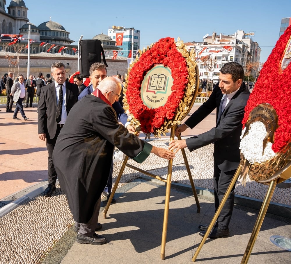 İstanbul Barosu Başkanı Av. Prof. Dr. İbrahim Kaboğlu ve Yönetim Kurulu Üyeleri 29 Ekim Cumhuriyet Bayramı Törenine Katıldı - 2