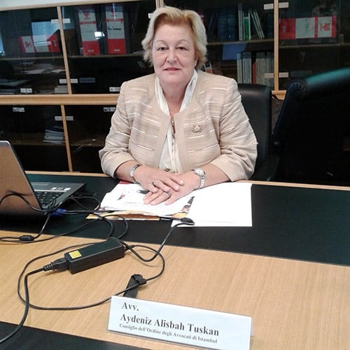 Bari Barosu’Nda “Türkiye’De Avukatları Kim Savunuyor” Konulu Toplantı

