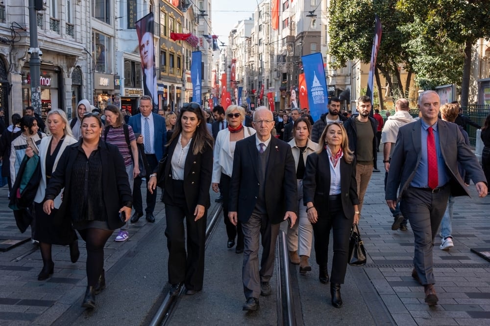 İstanbul Barosu Başkanı Av. Prof. Dr. İbrahim Kaboğlu ve Yönetim Kurulu Üyeleri 29 Ekim Cumhuriyet Bayramı Törenine Katıldı - 7