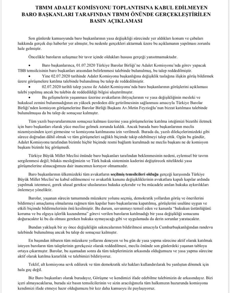 TBMM Adalet Komisyonu Toplantısına Kabul Edilmeyen Baro Başkanları Tarafından TBMM Önünde Gerçekleştirilen Basın Açıklaması