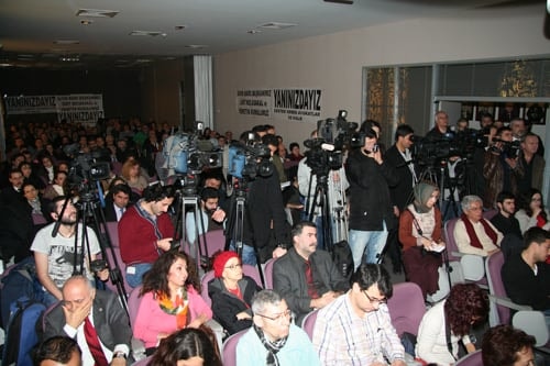 Baroya Karşı Hukuksuzlukların, Sindirme Ve Yıldırma Girişimlerinin Yoğunlaşması Üzerine İstanbul Barosu Yönetim Kurulu Olağanüstü Genel Kurul Kararı Aldı
 - 52