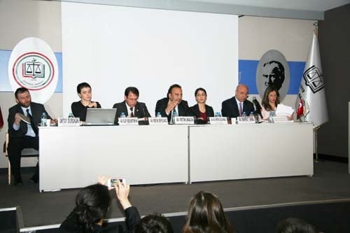 İstanbul Barosu Dış İlişkiler Merkezi Tarafından Düzenlenen
“Sınırlar Ve Sığınmacılar: Bir Suriye Örneği “ Konulu Toplantı Yapıldı - 44