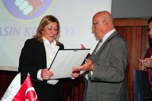 İfade Özgürlüğü Açısından Mevzuattan Ve Uygulamadan Kaynaklanan Sorunlar Var
 - 53