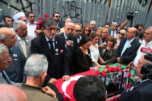 Av. Cengiz Kayıtmazer Son Yolculuğuna Uğurlandı
 - 33