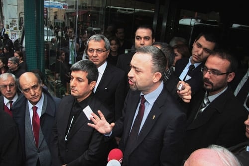 Avukata Yönelik Baskı Vatandaşa Yapılmış Sayılır

 - 69