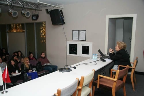 Kadın Hakları Ve Aile İçi Şiddet Semineri Devam Ediyor

 - 38