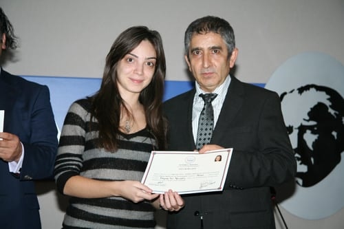 20. Dönem Hukuk İngilizcesi Ve Terminolojisi 
Derslerini Tamamlayanlara 
Katılım Belgeleri Verildi
 - 22