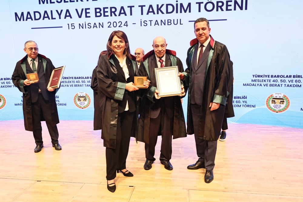 Meslekte 40, 50 ve 60 Yılını Dolduran Meslektaşlarımıza Plaket Verildi - 285