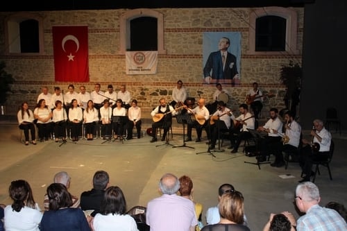 Türk Halk Müziği Topluluğumuzun Konseri
 - 17