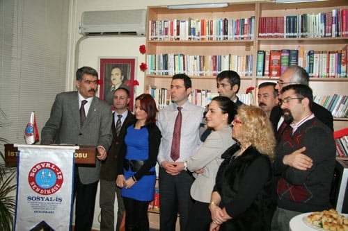 İstanbul Barosu Çalışanları Kemal Türkler Kitaplığı Hizmete Girdi
 - 17