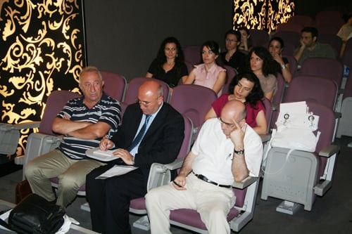 Değişen Yasalar Çerçevesinde Kamudaki Avukatların Sorunları
 - 2