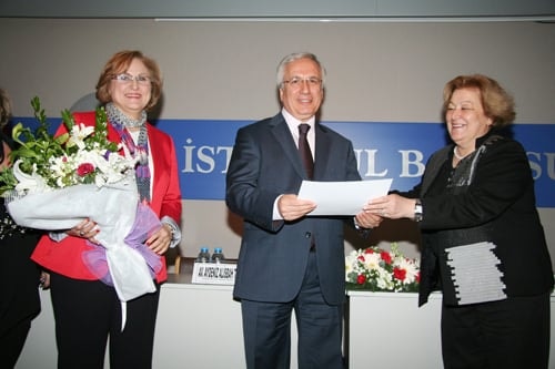 Türkiye Kadın Sorununu Çözerek Çağdaşlaşır
 - 33