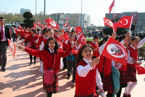 90. Yılında Ulusal Egemenlik Ve 
Çocuk Bayramını Coşkuyla Kutladık
 - 17