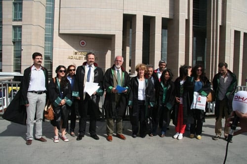 Taksim'de Kolluk Suç İşlemektedir - 4