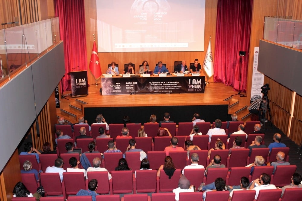 Uluslararası Konferans: ‘Ayın Karanlık Yüzü’ - 183