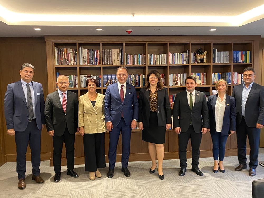 Beylikdüzü Belediye Başkanı Murat Çalık’tan Başkanımız Av. Filiz Saraç’a Ziyaret - 3