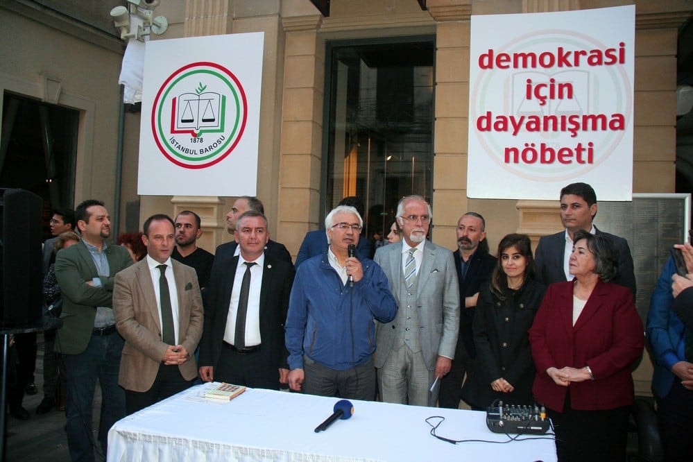 Demokrasi ve Dayanışma Nöbeti Devam Ediyor - 16