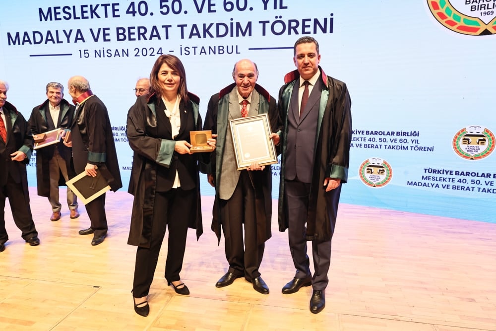 Meslekte 40, 50 ve 60 Yılını Dolduran Meslektaşlarımıza Plaket Verildi - 252