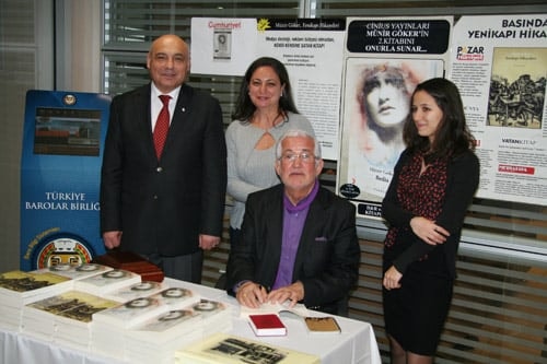 Av. Münir Göker Kitaplarını İmzaladı
 - 17