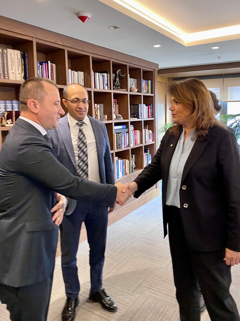 İstanbul İcra Daireleri Başkanı Muharrem Terzi Başkanımız Av. Filiz Saraç’ı Ziyaret Etti - 2