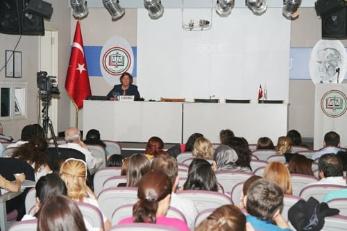 Kadın Hakları Ve Aile İçi Şiddet Konulu Sertifika Programı Devam Ediyor

 - 66