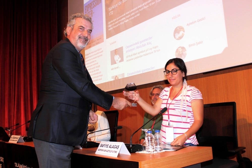 Uluslararası Konferans: ‘Ayın Karanlık Yüzü’ - 153