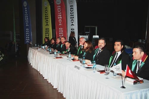 İstanbul Barosu Olağanüstü Genel Kurul Kararı: ‘Başkan Ve Yönetim Kurulu Görevinin Başındadır. İrademize Sahip Çıkıyoruz”

 - 18