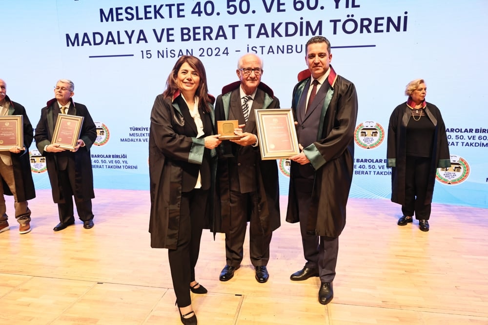 Meslekte 40, 50 ve 60 Yılını Dolduran Meslektaşlarımıza Plaket Verildi - 302