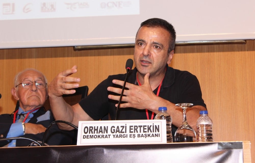 Uluslararası Konferans: ‘Ayın Karanlık Yüzü’ - 186