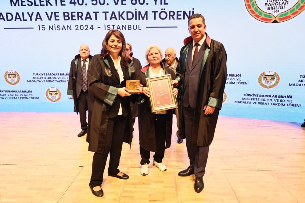 Meslekte 40, 50 ve 60 Yılını Dolduran Meslektaşlarımıza Plaket Verildi - 330