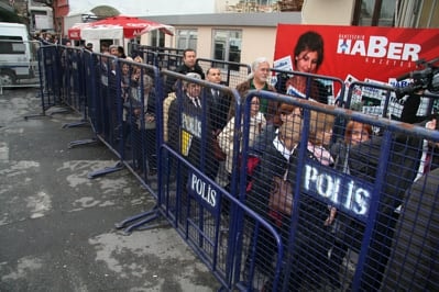 Çydd Davasında Baro Gözlemci

 - 3