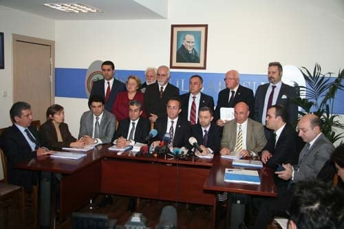 Milletvekillerinden Baroya Destek

 - 13