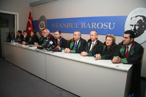 Baroya Karşı Hukuksuzlukların, Sindirme Ve Yıldırma Girişimlerinin Yoğunlaşması Üzerine İstanbul Barosu Yönetim Kurulu Olağanüstü Genel Kurul Kararı Aldı
 - 56