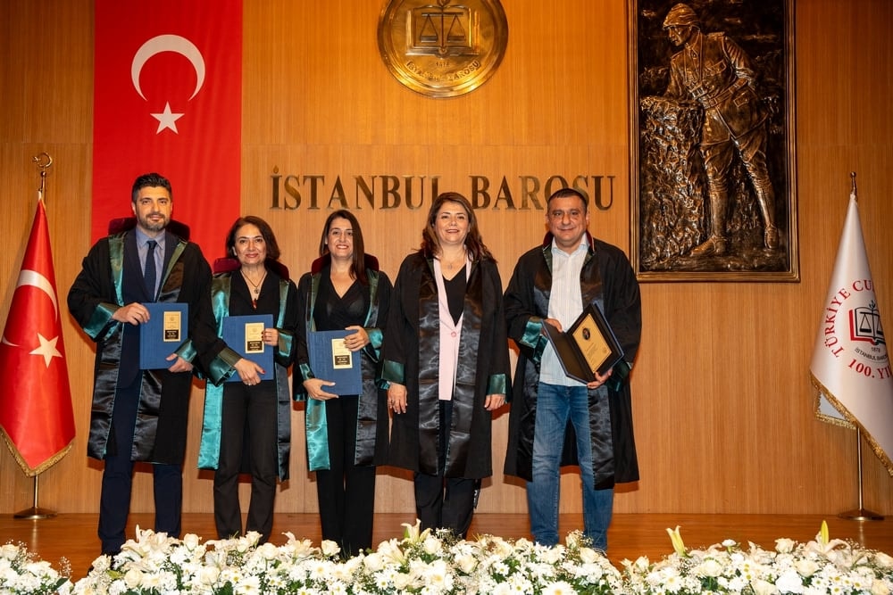 Meslekte 25, 30 ve 35 Yılını Dolduran Meslektaşlarımıza Plaket Verildi - 16