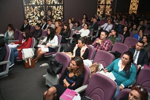 “Kadın Hakları Ve Aile İçi Şiddet” Konulu Sertifika Programı Devam Ediyor

 - 7