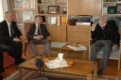 Mahmut Esat Bozkurt Ödülü Av. Halit Çelenk’E Verildi

 - 7