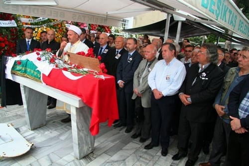 Av. Cengiz Kayıtmazer Son Yolculuğuna Uğurlandı
 - 60