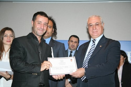 16. Dönem İngilizce Derslerine Katılanlara Katılım Belgeleri Verildi - 17