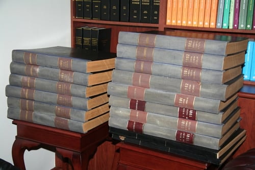 Meslektaşımız Sarısoy’Un Kitaplığımıza Armağanı

 - 4