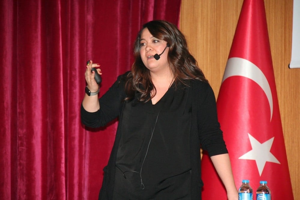 Sağlık Teknolojileri ve Hukuk Konferansı - 100