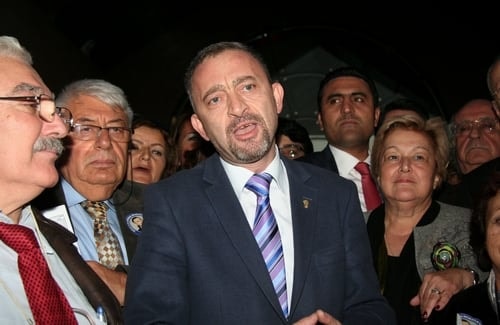 Ümit Kocasakal İstanbul Barosu Başkanlığına Yeniden Seçildi 

 - 371