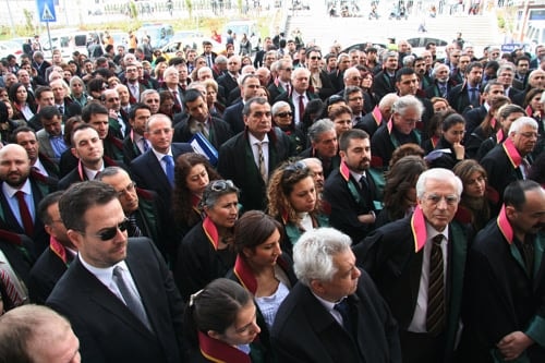 Adalet Dilenmiyoruz: Direniyoruz!
 - 8