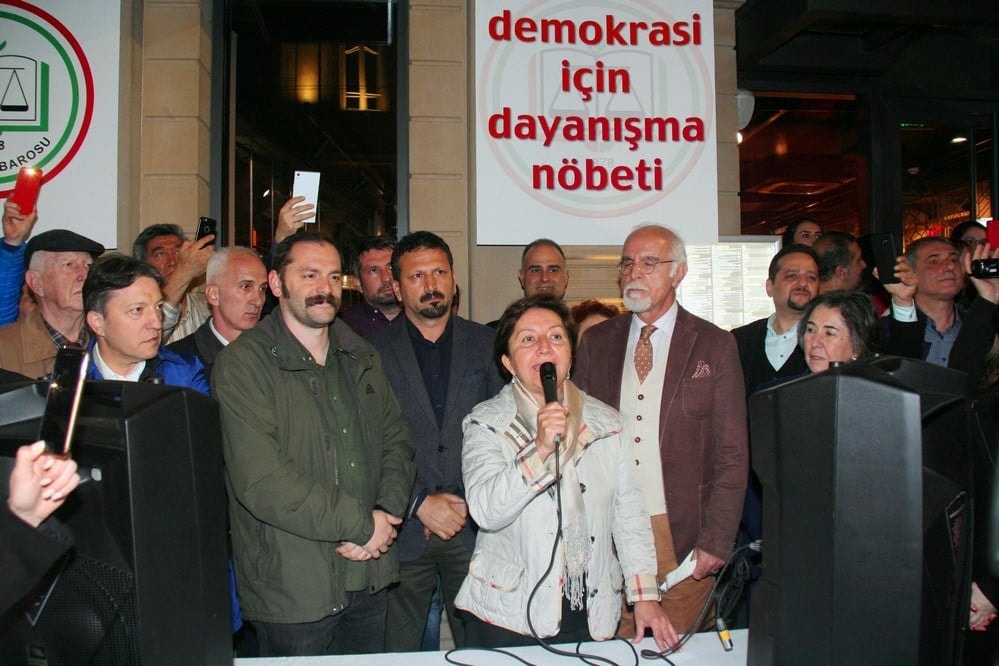 Demokrasi Nöbetine Katılım Genişliyor - 18