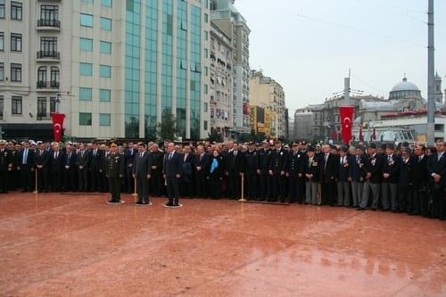 Aramızdan Ayrılışının 77. Yılında Atamızı Saygı Ve Minnetle Andık 
 - 18