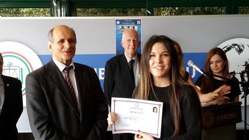 29. Dönem Hukuk İngilizcesi Ve Terminolojisi Derslerini Tamamlayanlara Katılım Belgeleri Verildi 
 - 29