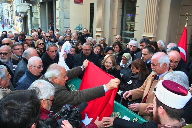 Başkanımız Av. Kazım Kolcuoğlu’nu Son Yolculuğuna Uğurladık - 49