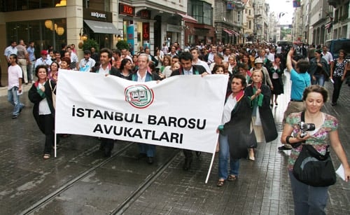 Avukatlardan Cmk’Da Yaşanan Sorunlara Tepki - 23