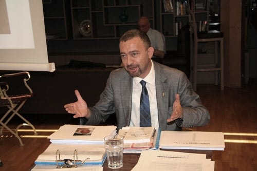 Geleceğe Dair Kaygılarımız Var

 - 1